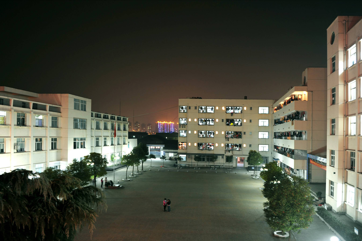 ���|Ů�ӌWУ