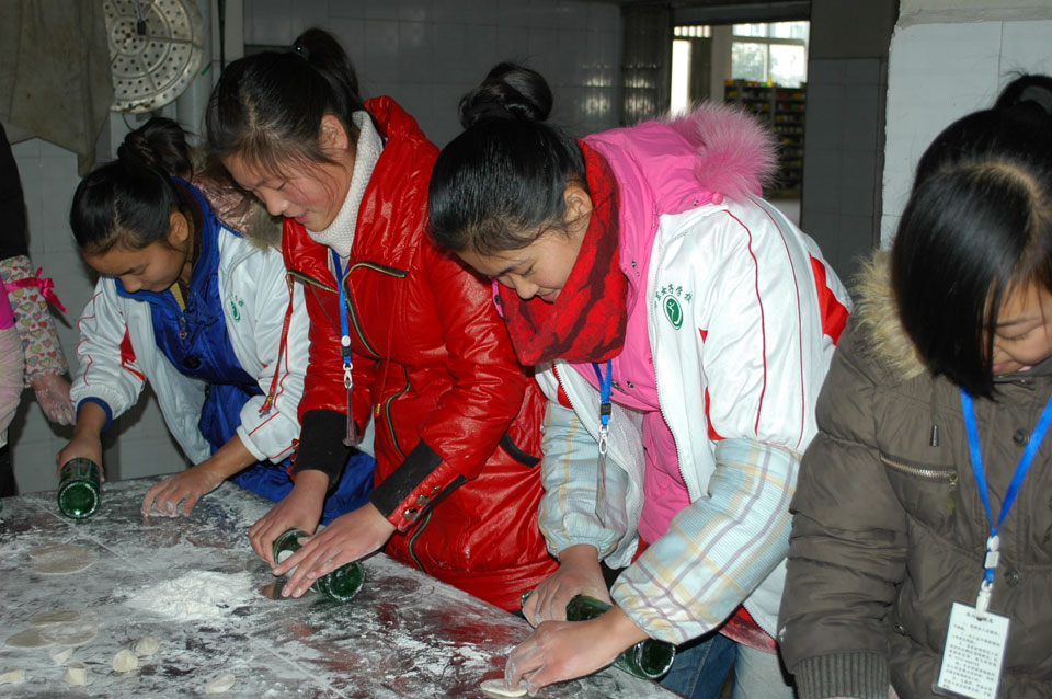 ���|Ů�ӌWУ