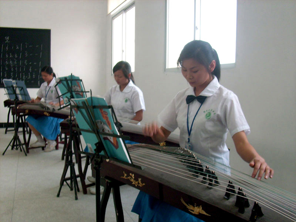 ���|Ů�ӌWУ