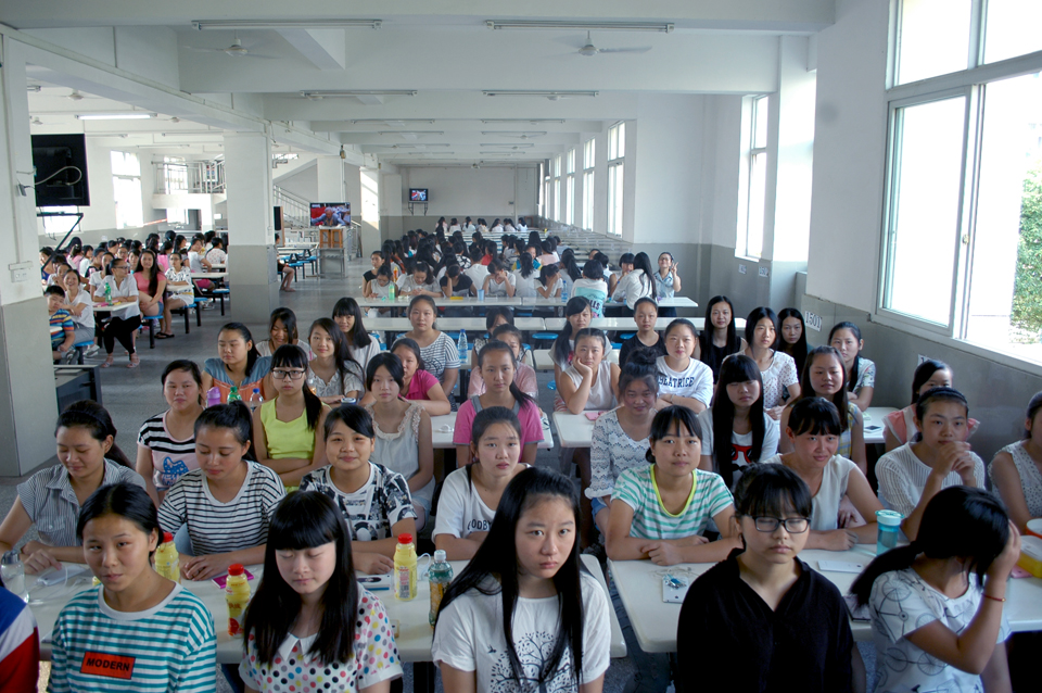 ���|Ů�ӌW(xu��)У