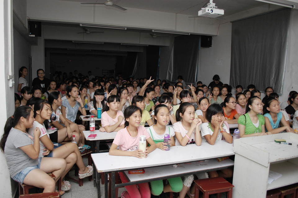 ���|Ů�ӌW(xu��)У