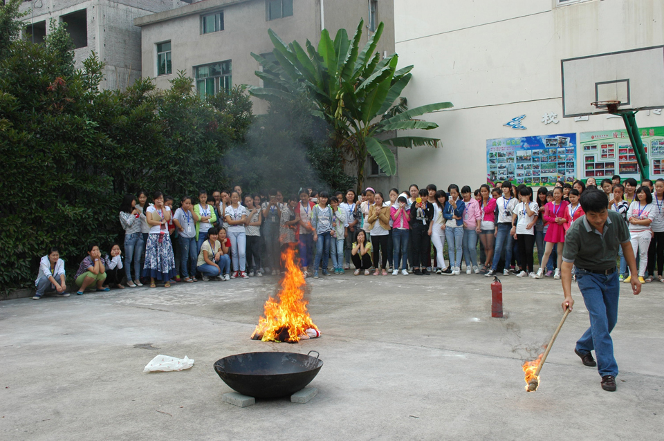 ���|Ů�ӌW(xu��)У