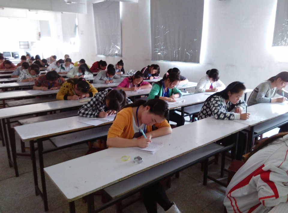 ���|Ů�ӌW(xu��)У