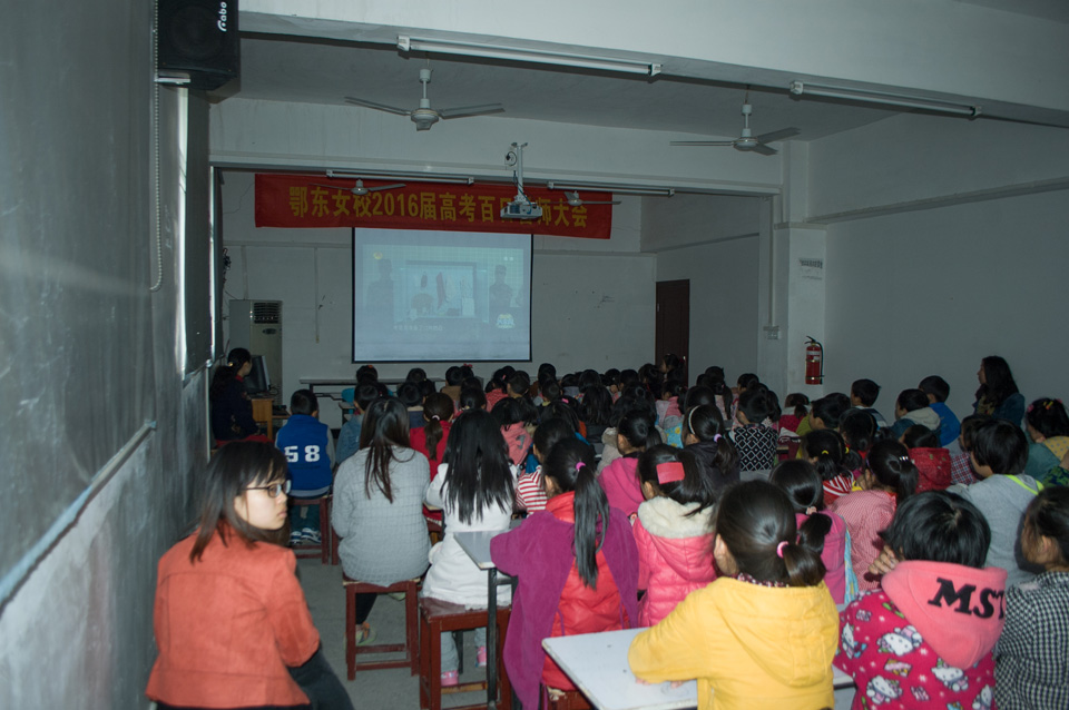 ���|Ů�ӌWУ