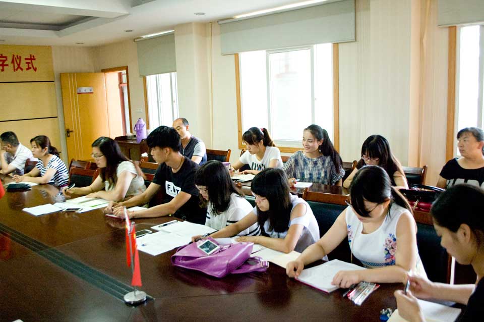 ���|Ů�ӌWУ