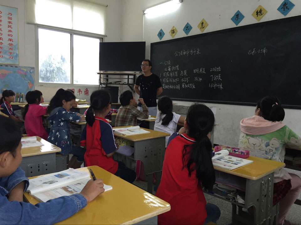 ���|Ů�ӌW(xu��)У