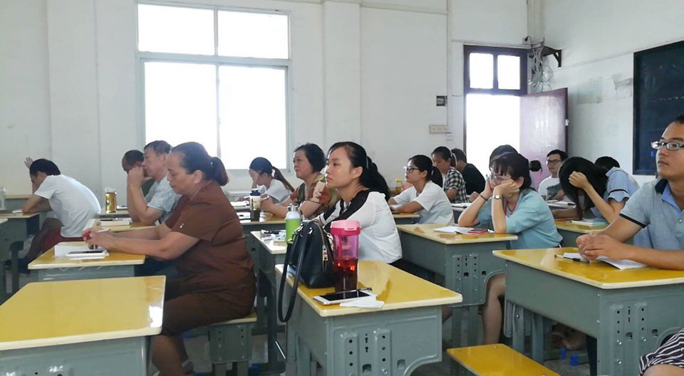 ���|Ů�ӌW(xu��)У