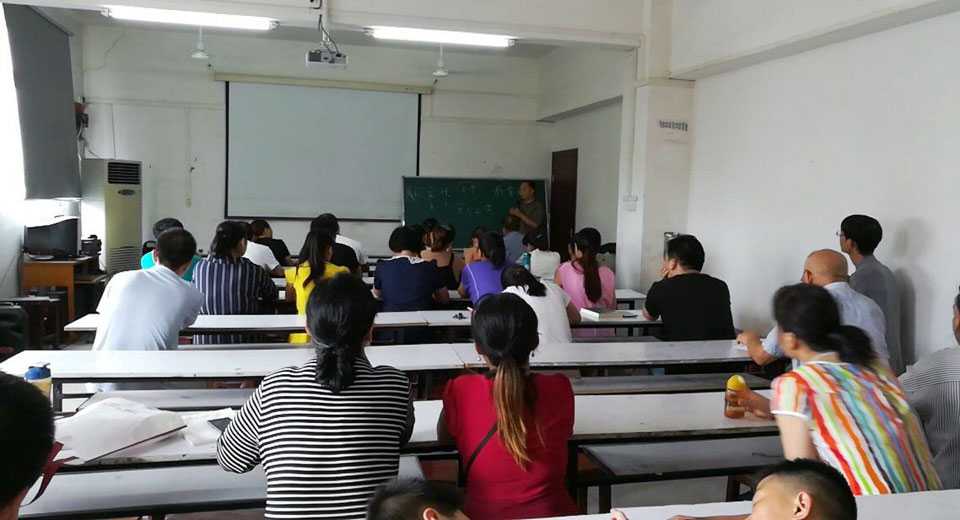 ���|Ů�ӌW(xu��)У