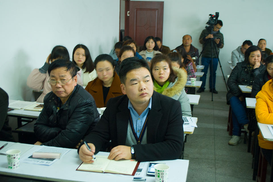 ���|Ů�ӌW(xu��)У