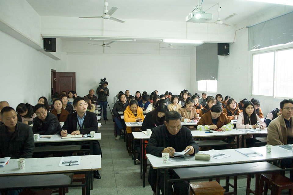 ���|Ů�ӌW(xu��)У