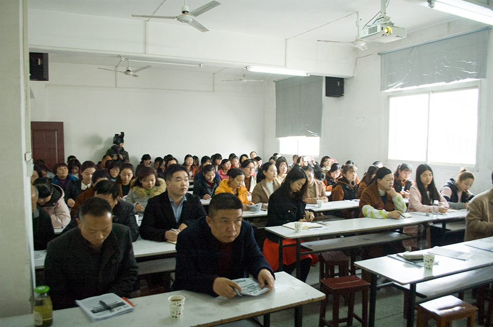 ���|Ů�ӌW(xu��)У