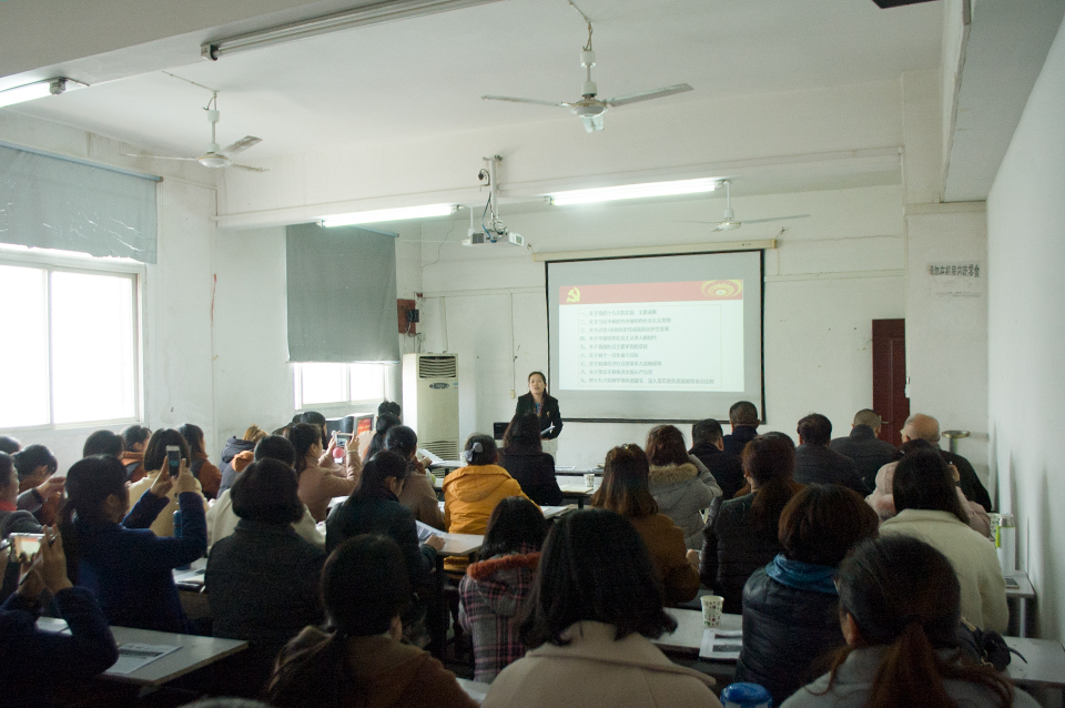 ���|Ů�ӌW(xu��)У