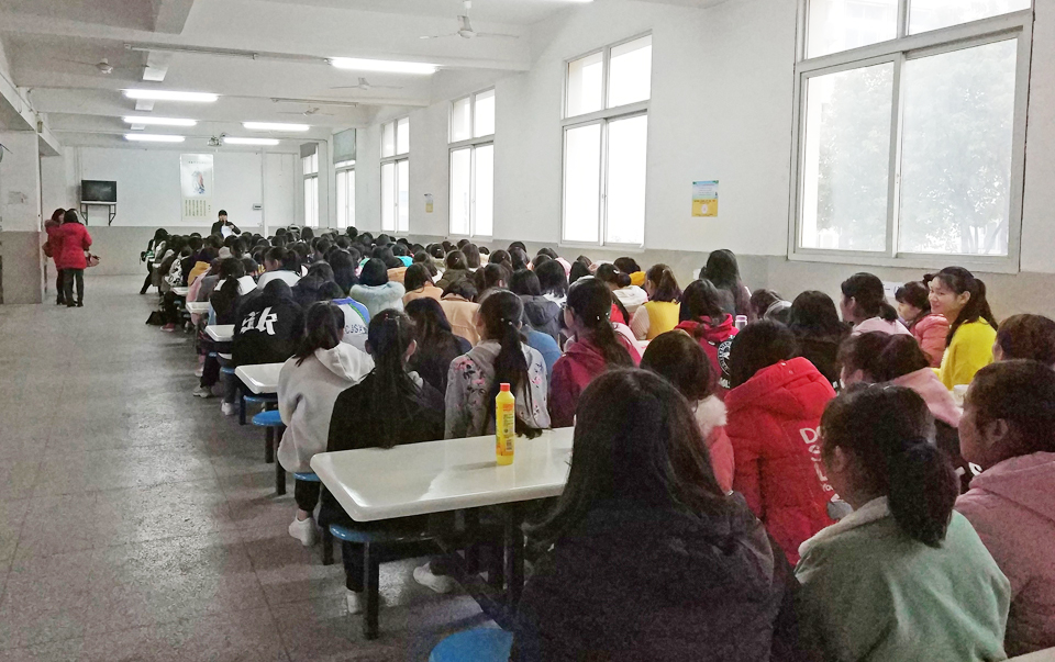 ���|Ů�ӌW(xu��)У