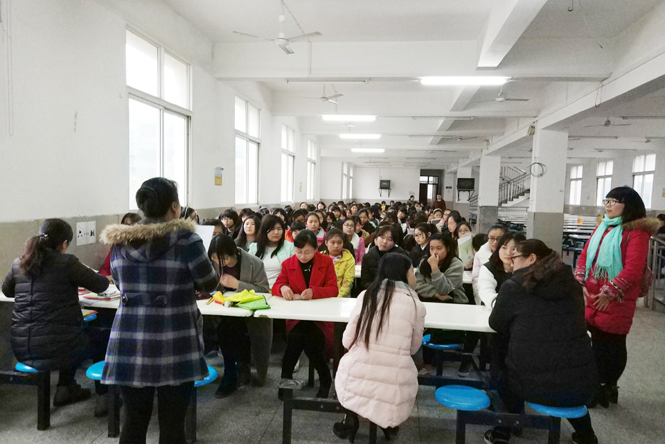 ���|Ů�ӌW(xu��)У