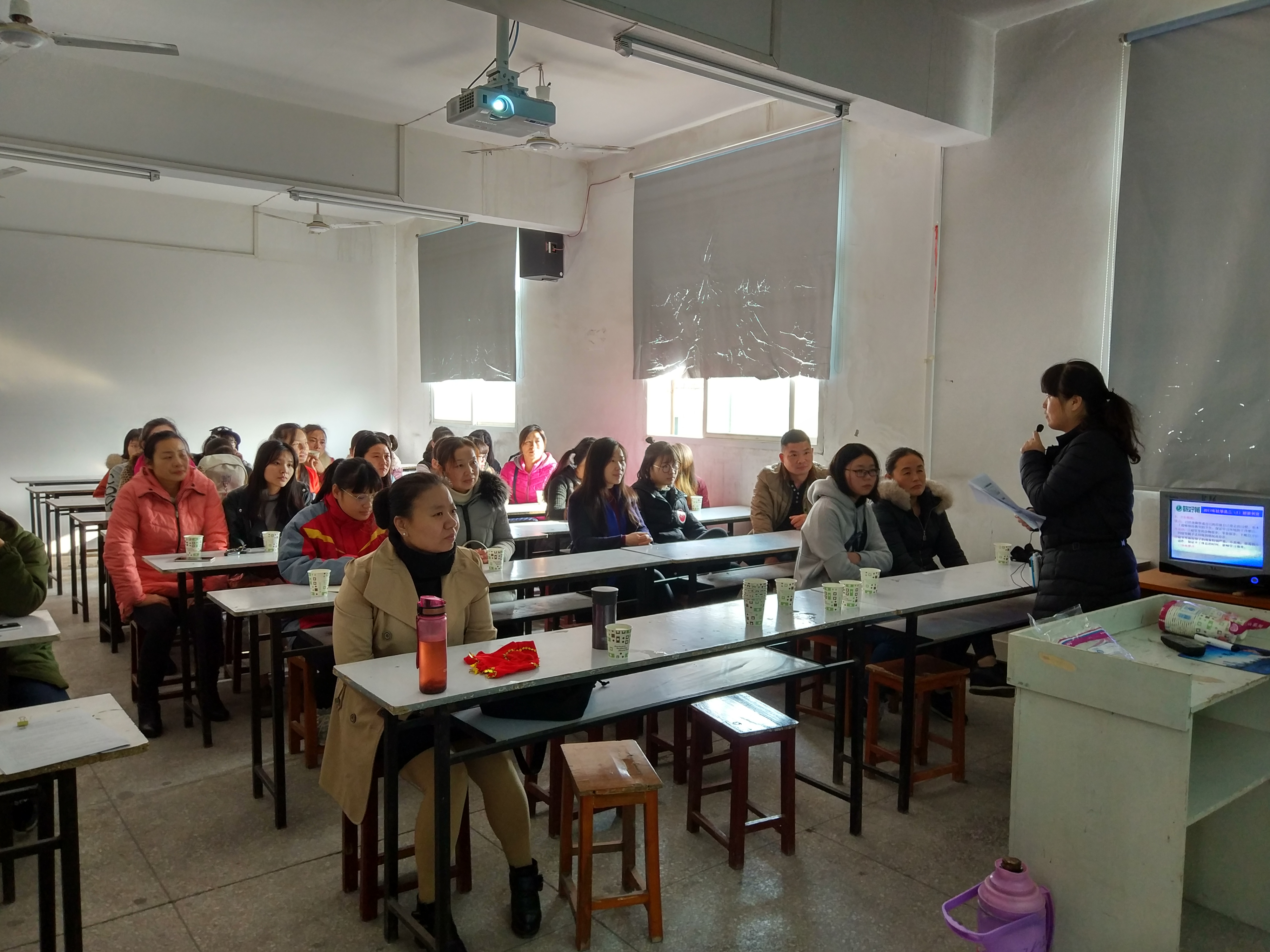 ���|Ů�ӌW(xu��)У