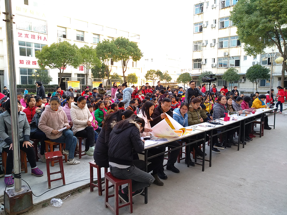 ���|Ů�ӌW(xu��)У