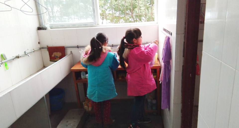 ���|Ů�ӌWУ