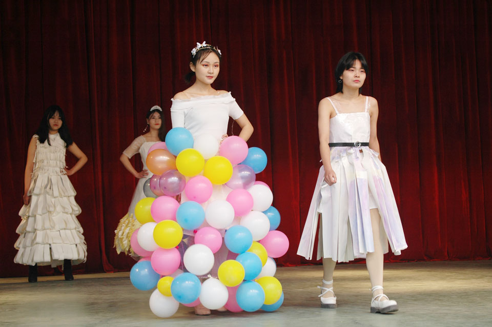 ���|Ů�ӌW(xu��)У