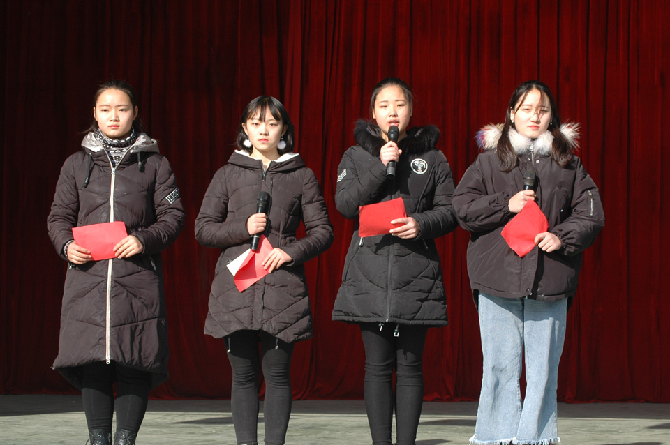 ���|Ů�ӌWУ