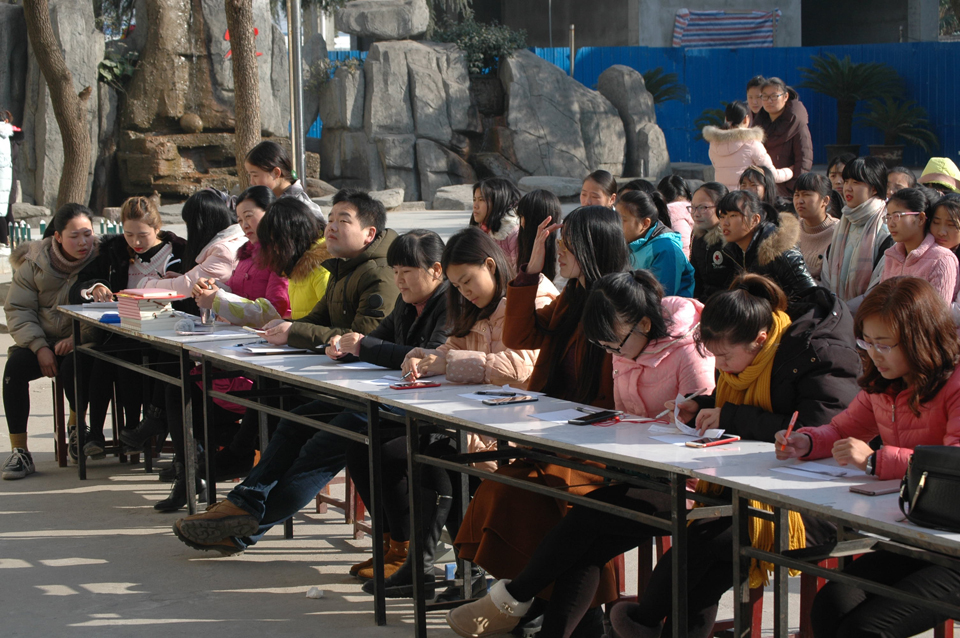 ���|Ů�ӌWУ