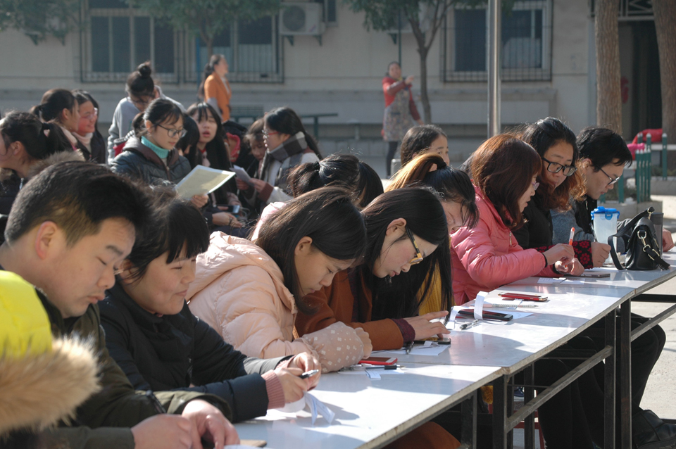 ���|Ů�ӌWУ