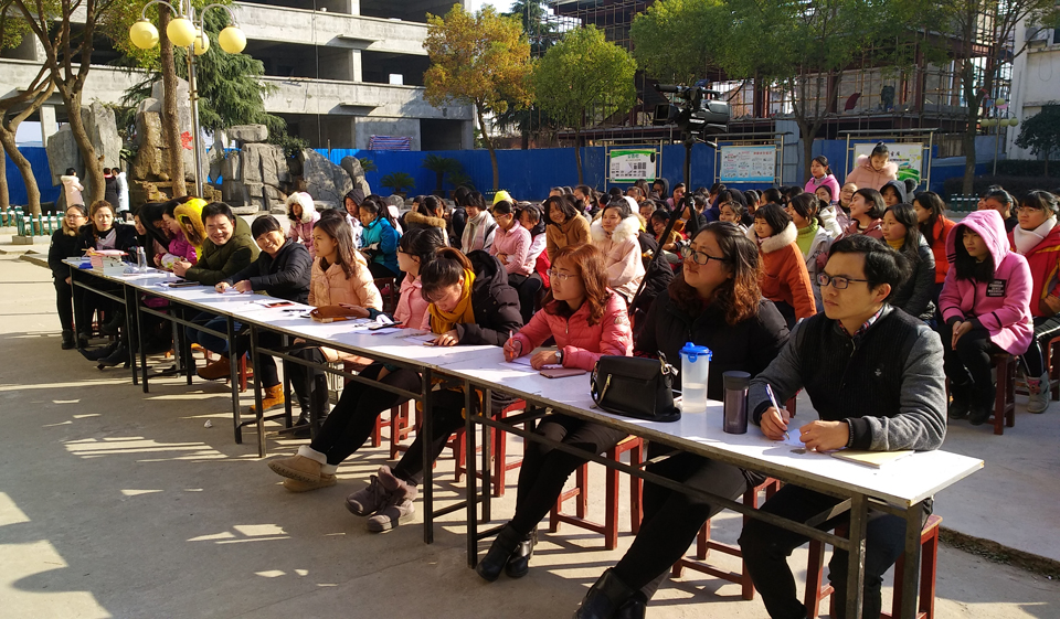 ���|Ů�ӌWУ