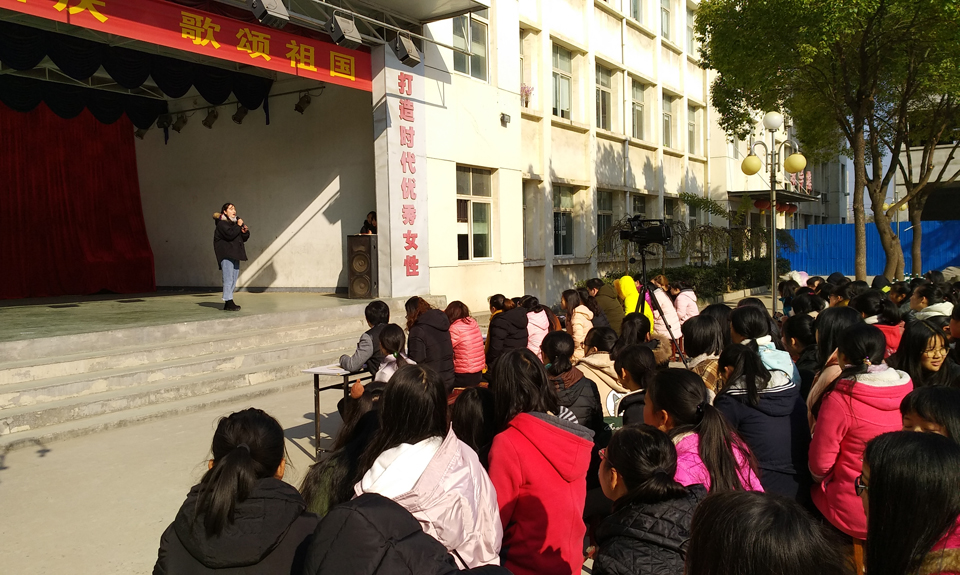 ���|Ů�ӌWУ