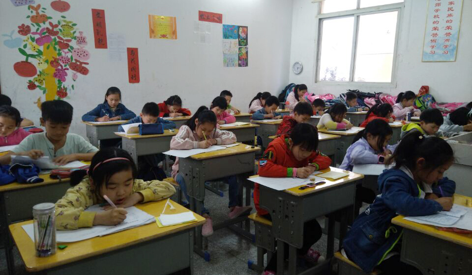 ���|Ů�ӌW(xu��)У