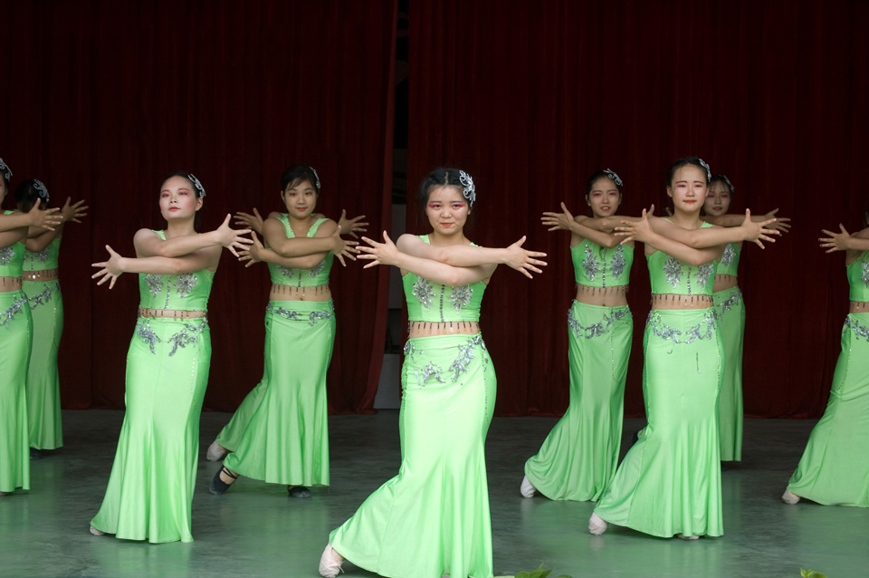 ���|Ů�ӌW(xu��)У