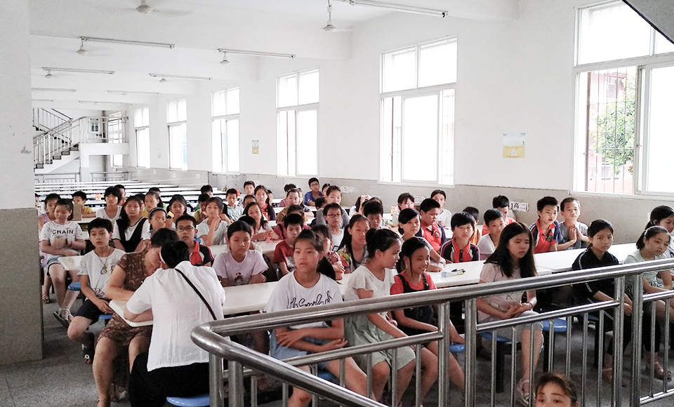 ���|Ů�ӌW(xu��)У