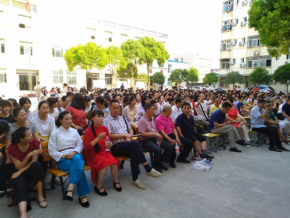 ���|Ů�ӌW(xu��)У