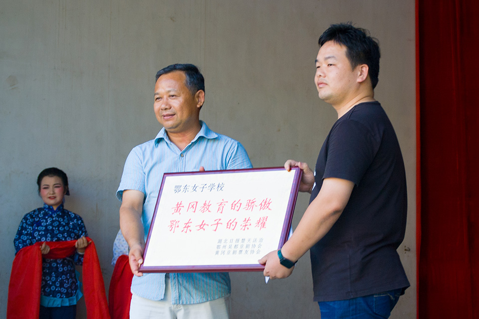 ���|Ů�ӌW(xu��)У