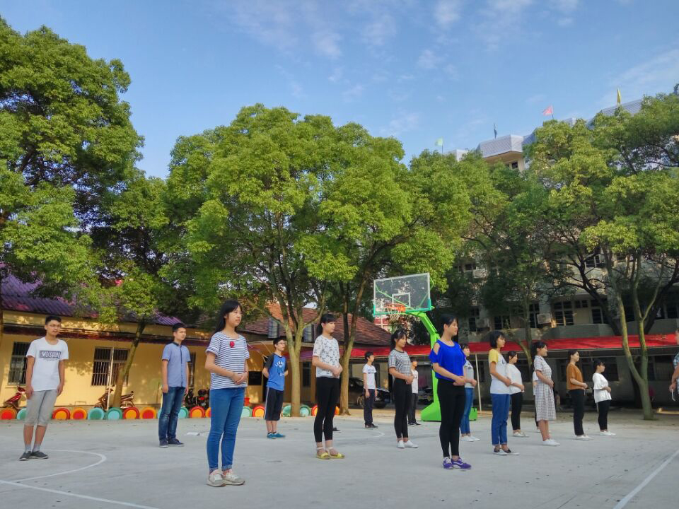 ���|Ů�ӌW(xu��)У