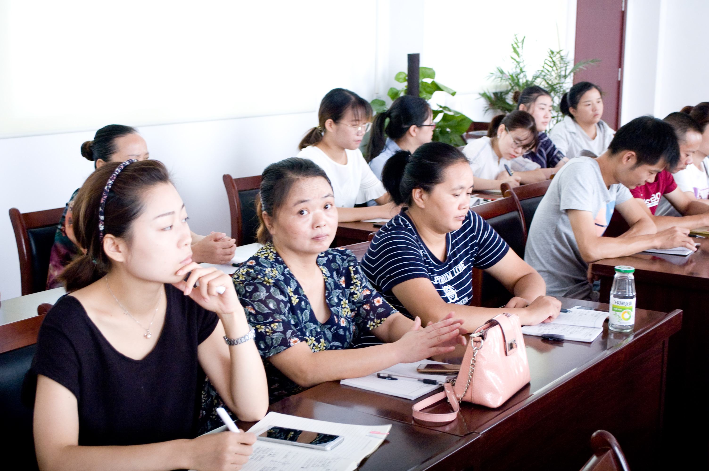 ���|Ů�ӌW(xu��)У