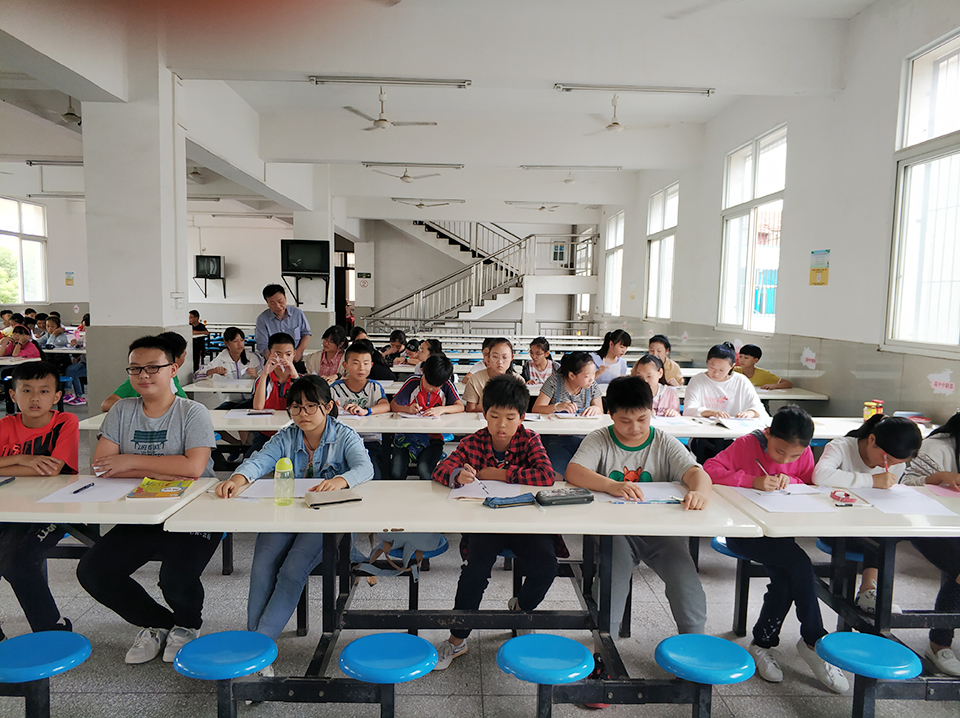 ���|Ů�ӌW(xu��)У