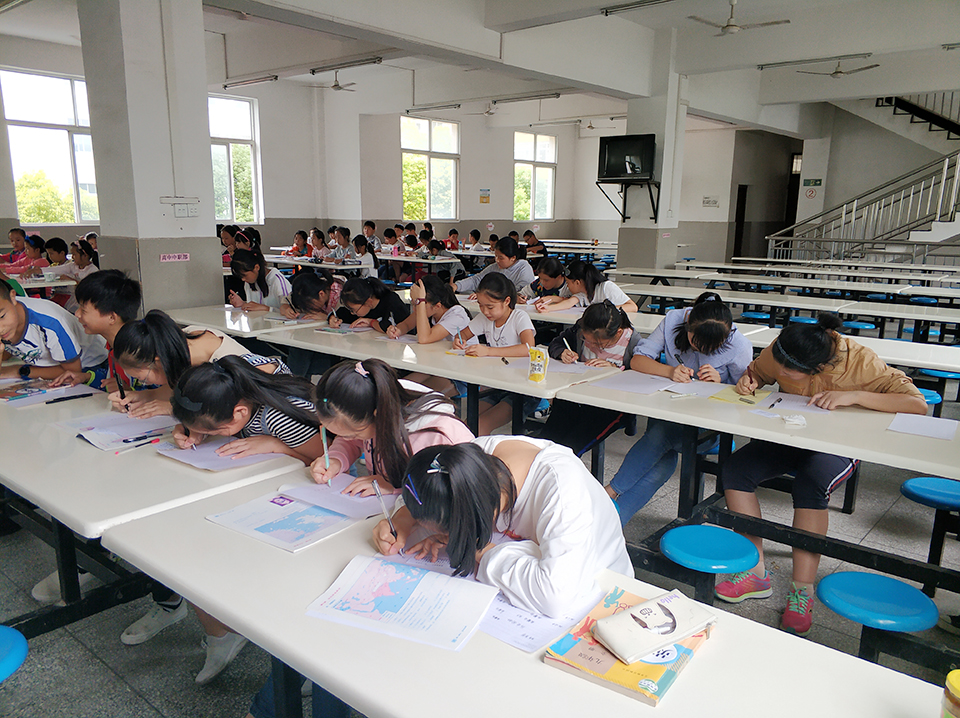 ���|Ů�ӌW(xu��)У