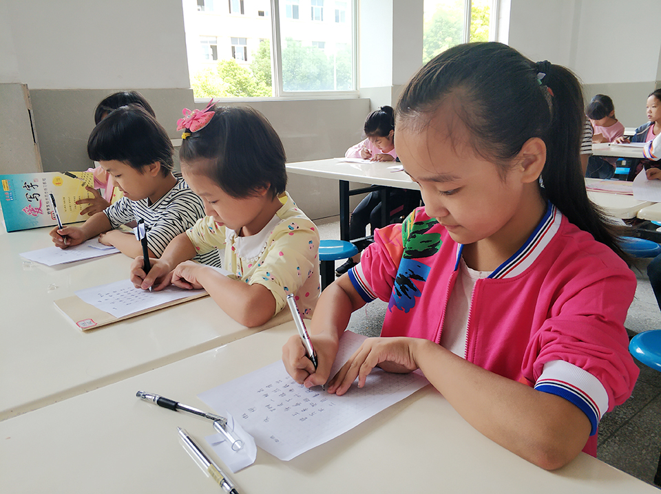 ���|Ů�ӌW(xu��)У