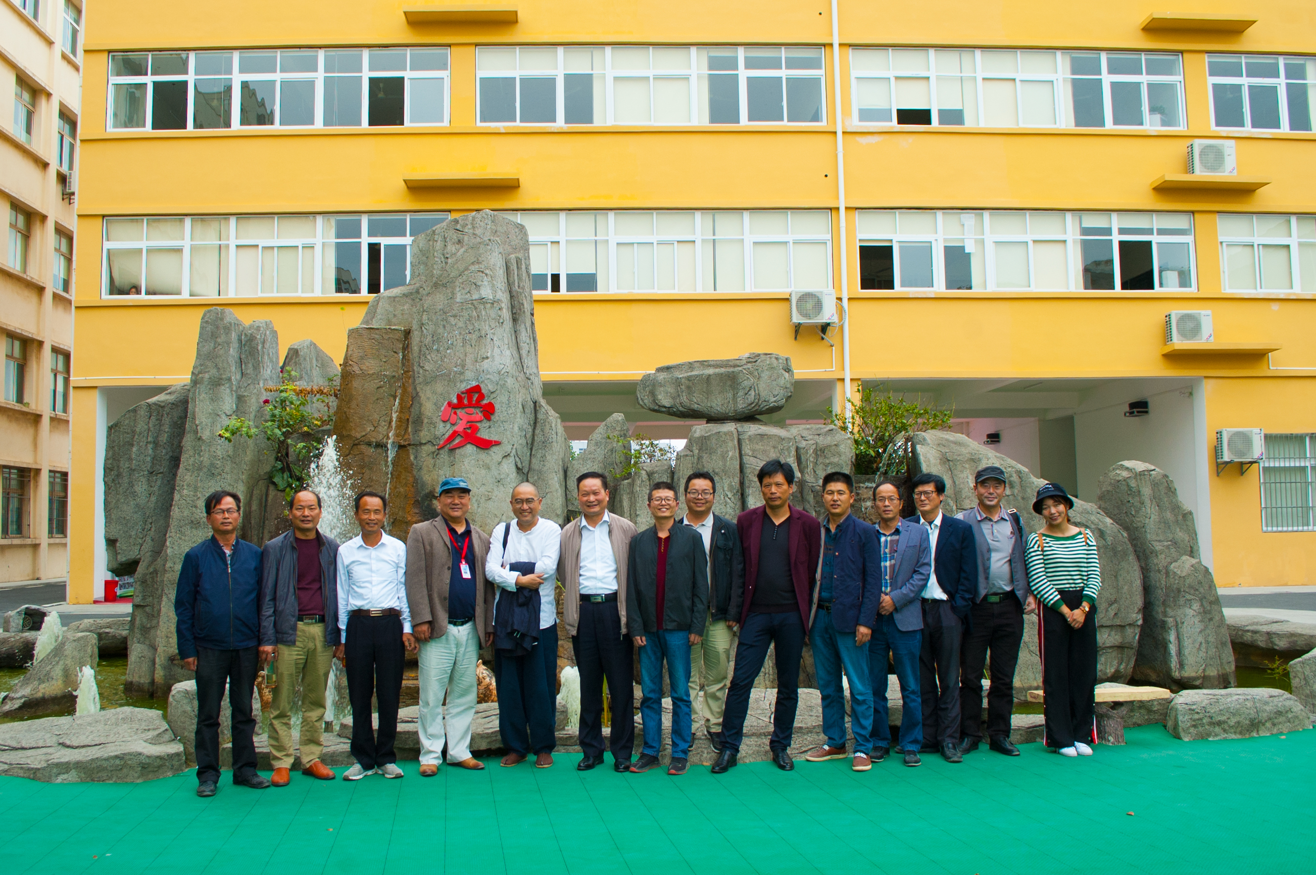 ���|Ů�ӌWУ