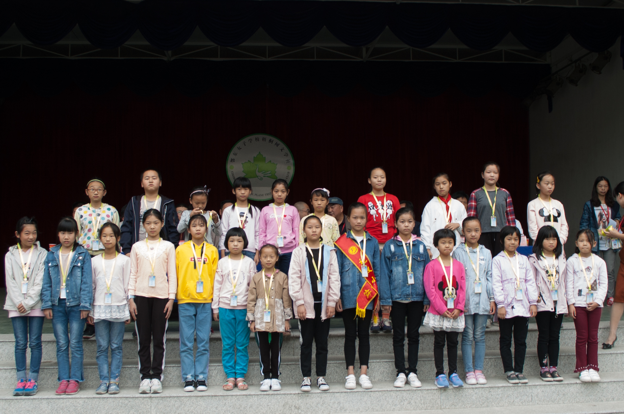 ���|Ů�ӌWУ