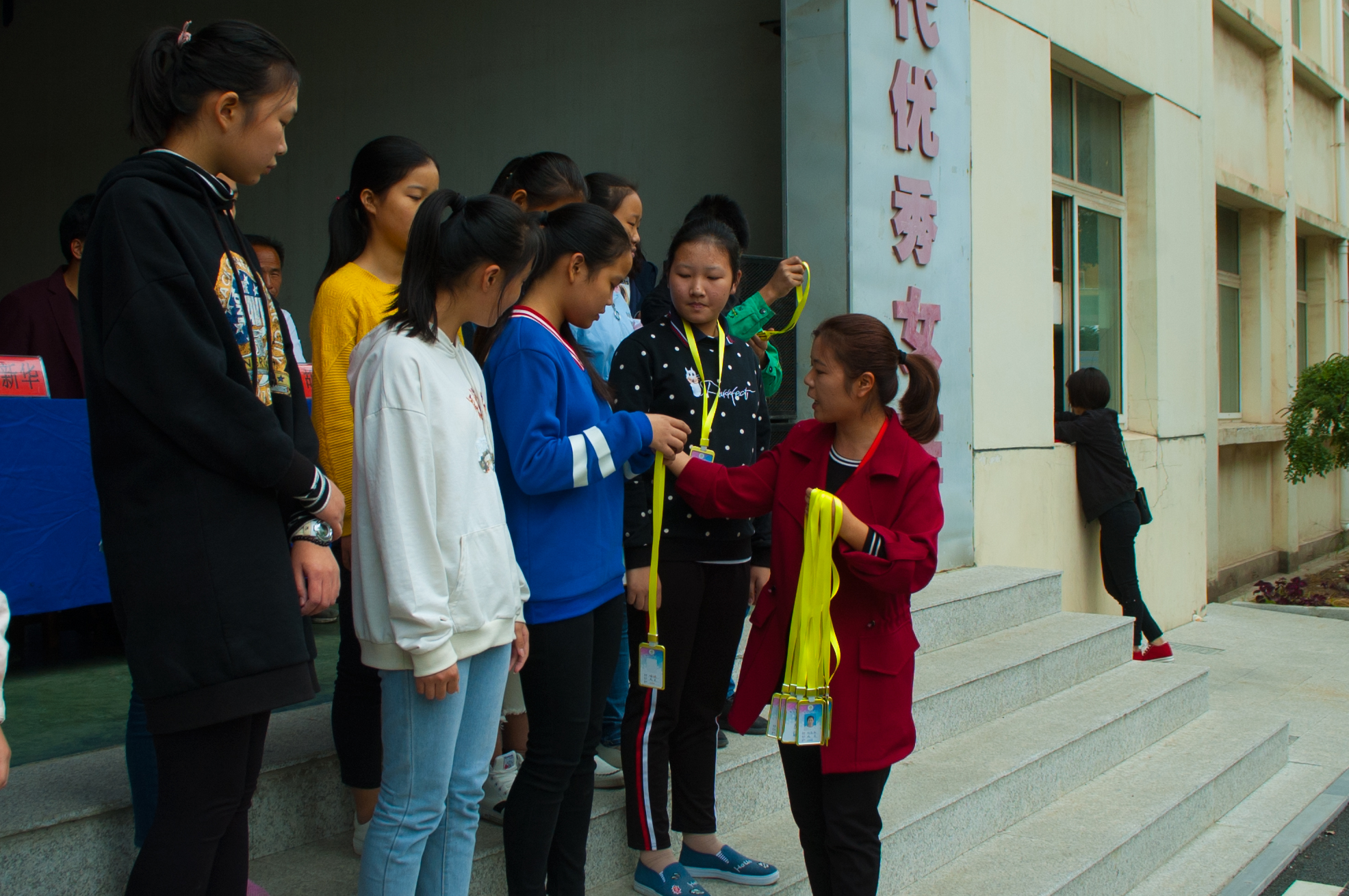 ���|Ů�ӌWУ