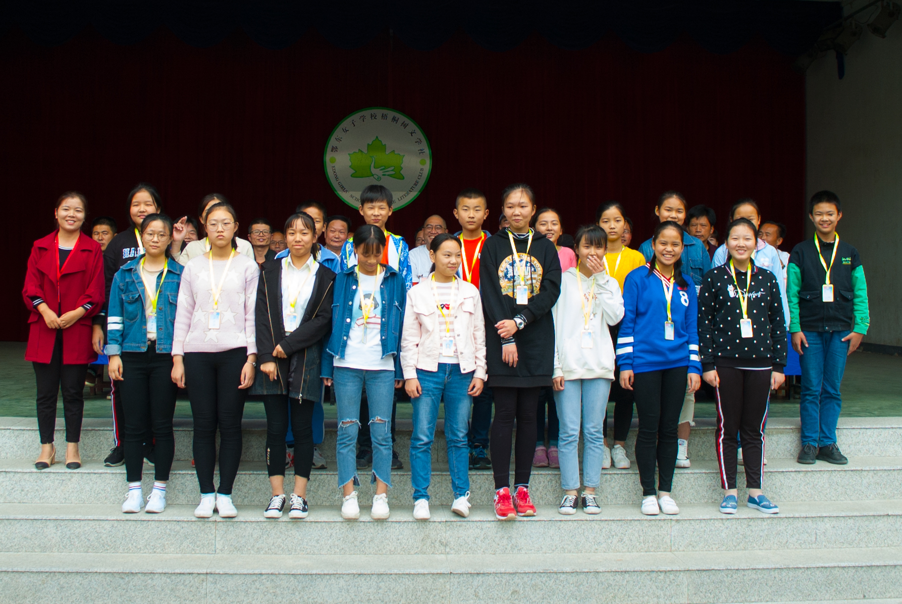 ���|Ů�ӌWУ