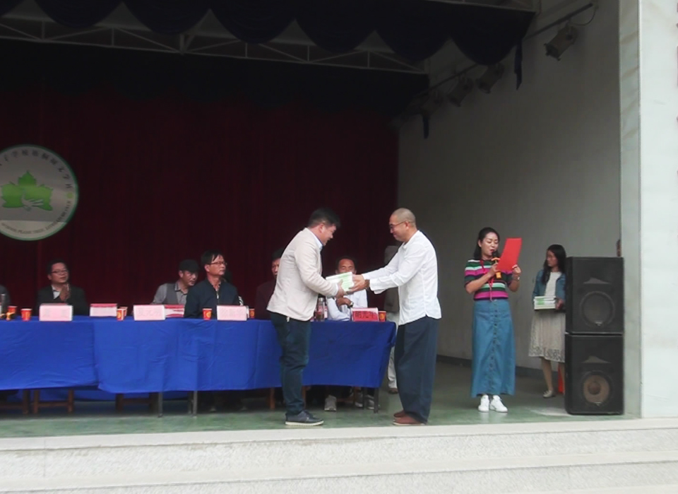 ���|Ů�ӌWУ