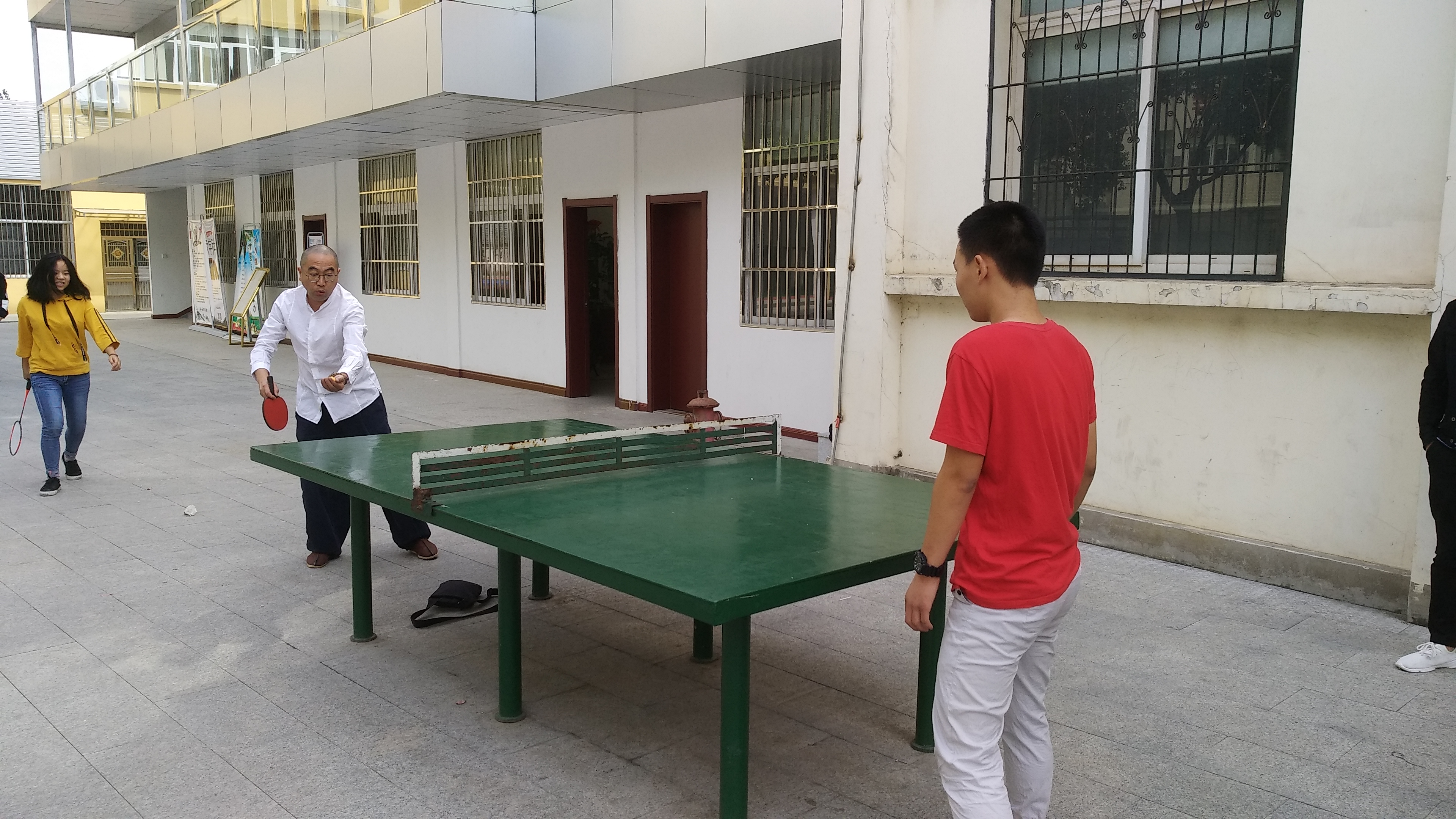 ���|Ů�ӌWУ