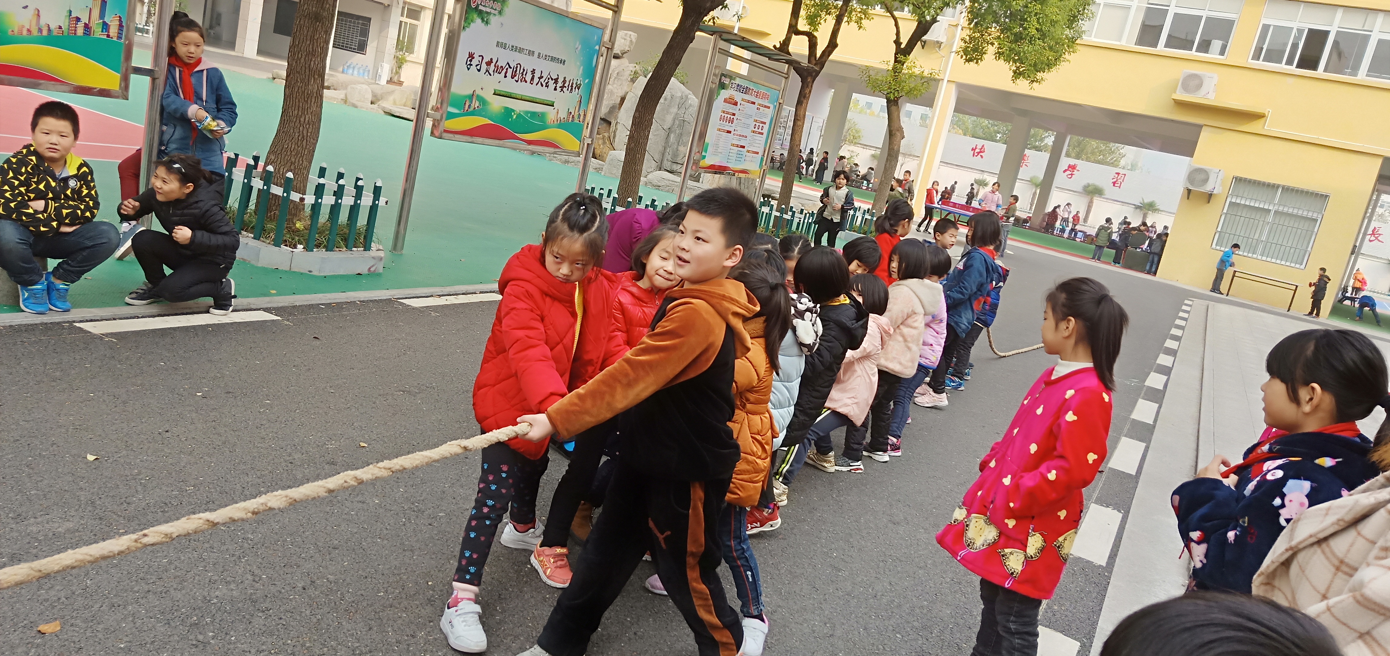 ���|Ů�ӌW(xu��)У