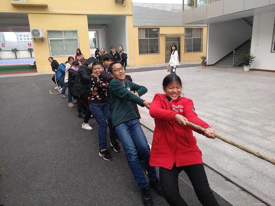 ���|Ů�ӌWУ