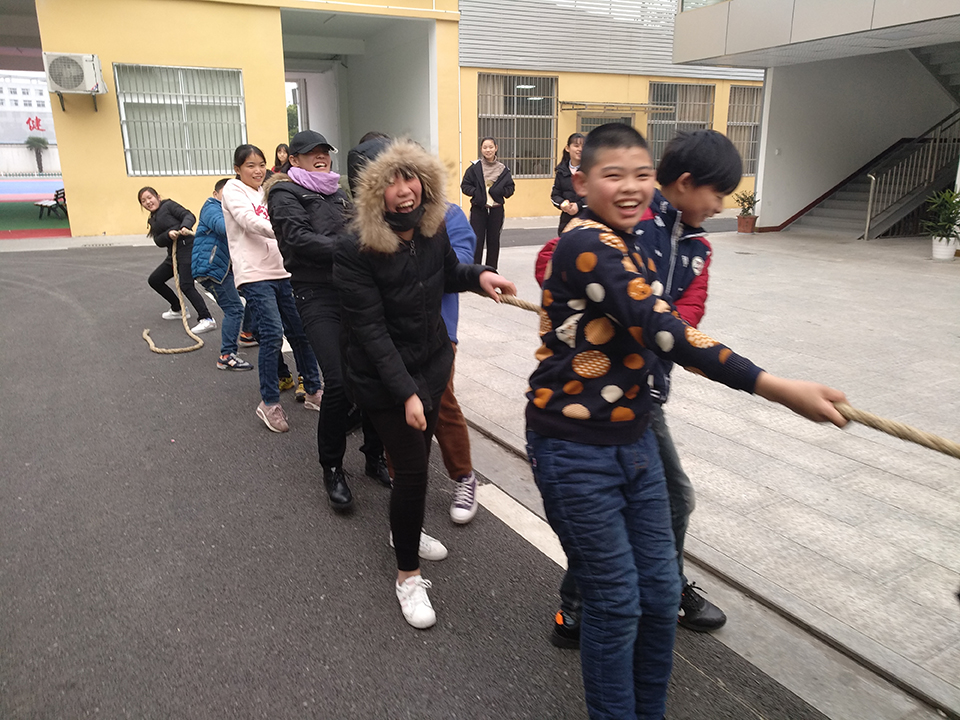 ���|Ů�ӌWУ