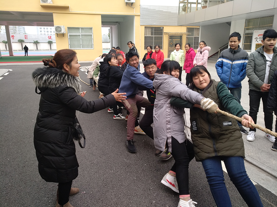 ���|Ů�ӌWУ