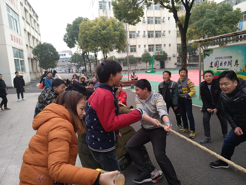 ���|Ů�ӌWУ