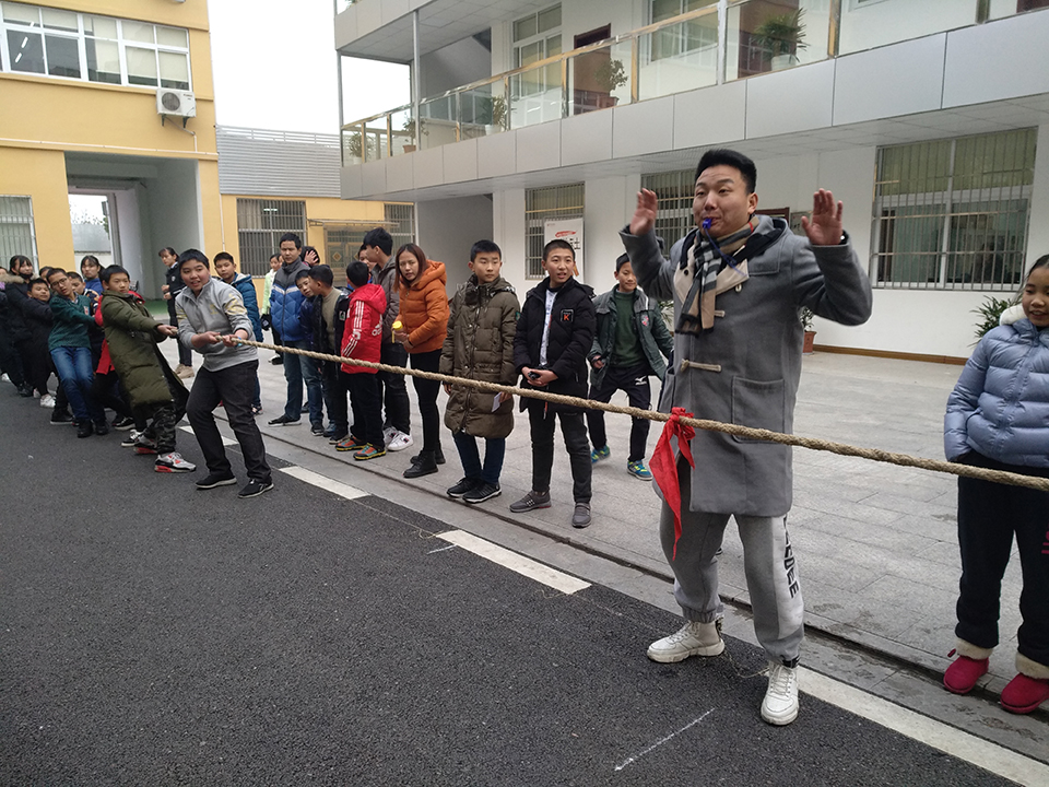 ���|Ů�ӌWУ