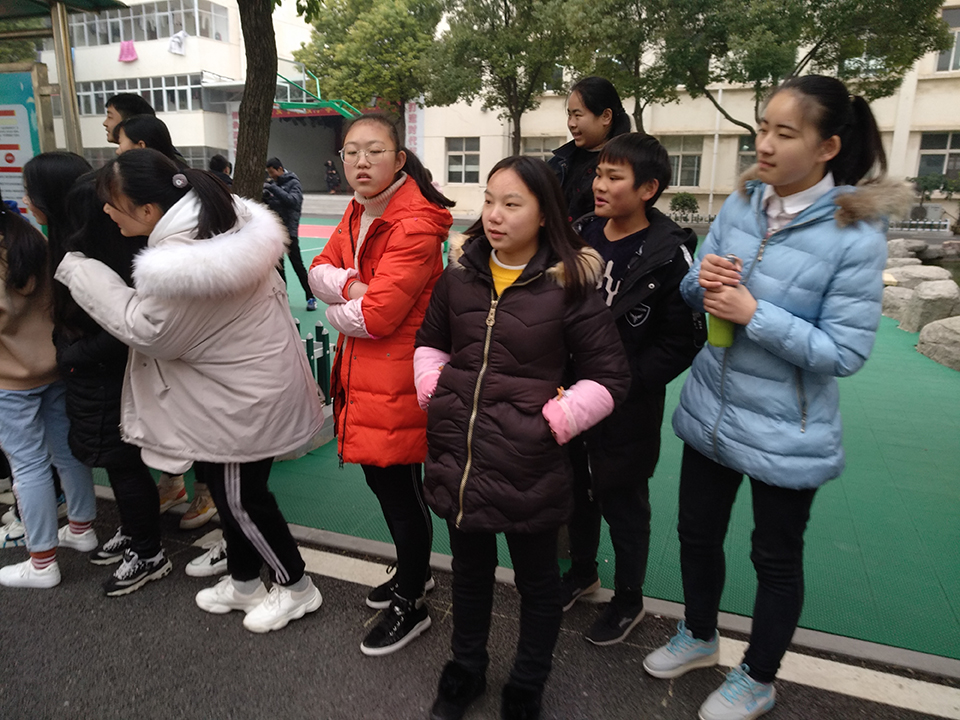 ���|Ů�ӌWУ